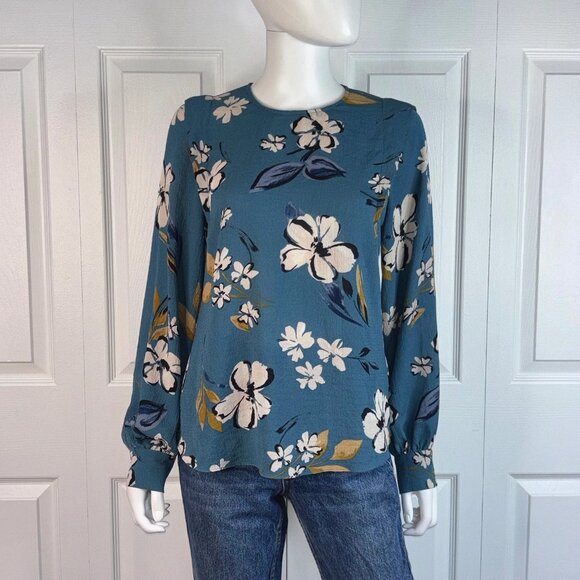 RW&CO. Tops - RW&CO women's floral blouse small